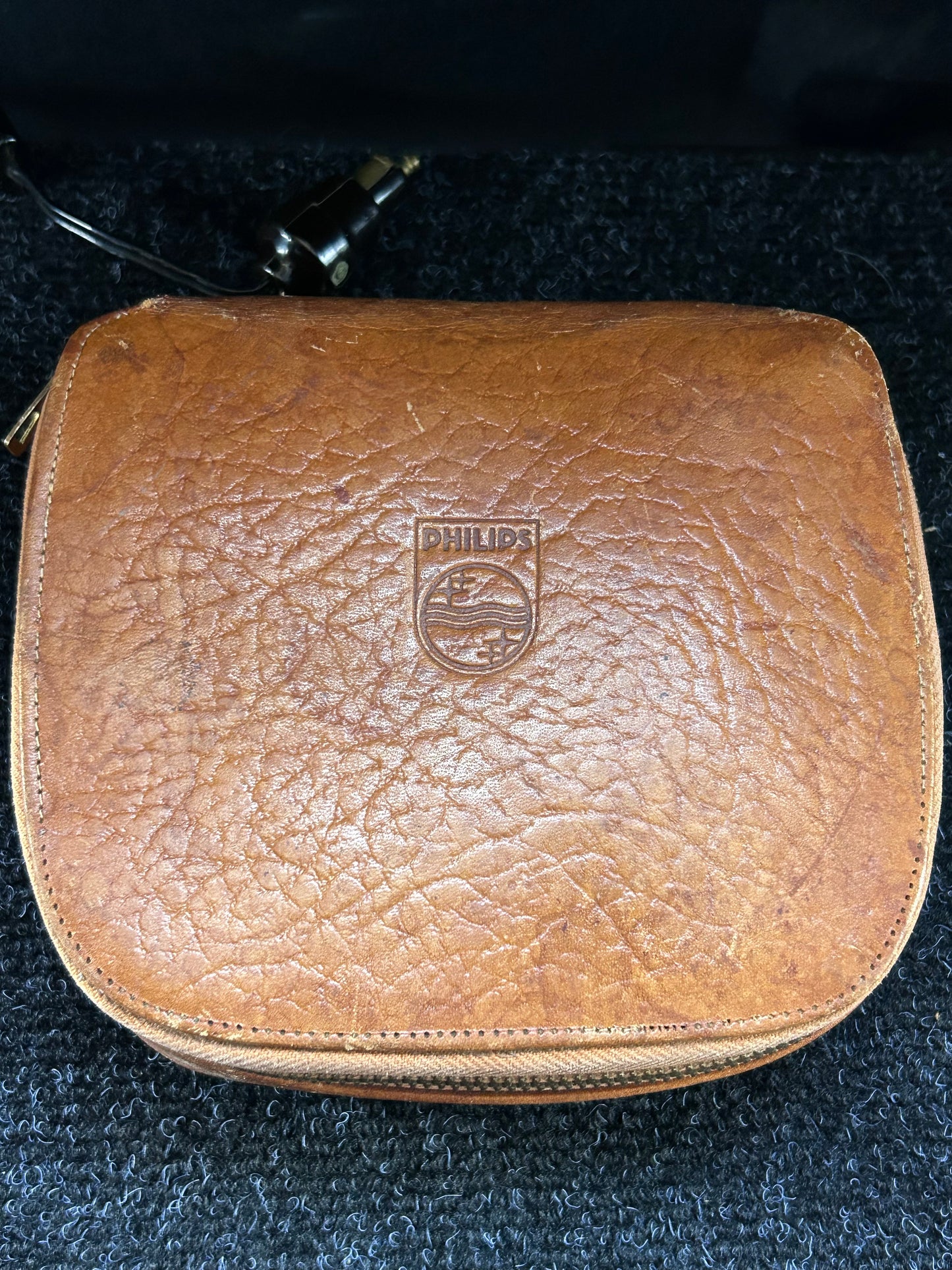 1950s Phillips Phillishave battery operated shaver. 